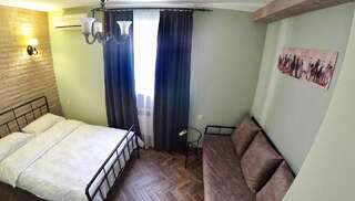 Хостелы Retro Hostel & Tours Ереван Улучшенный семейный номер-2