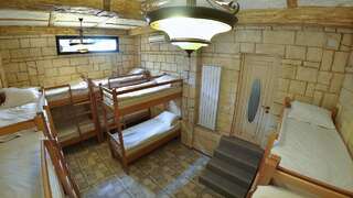 Хостелы Retro Hostel & Tours Ереван Общий номер для мужчин и женщин-2